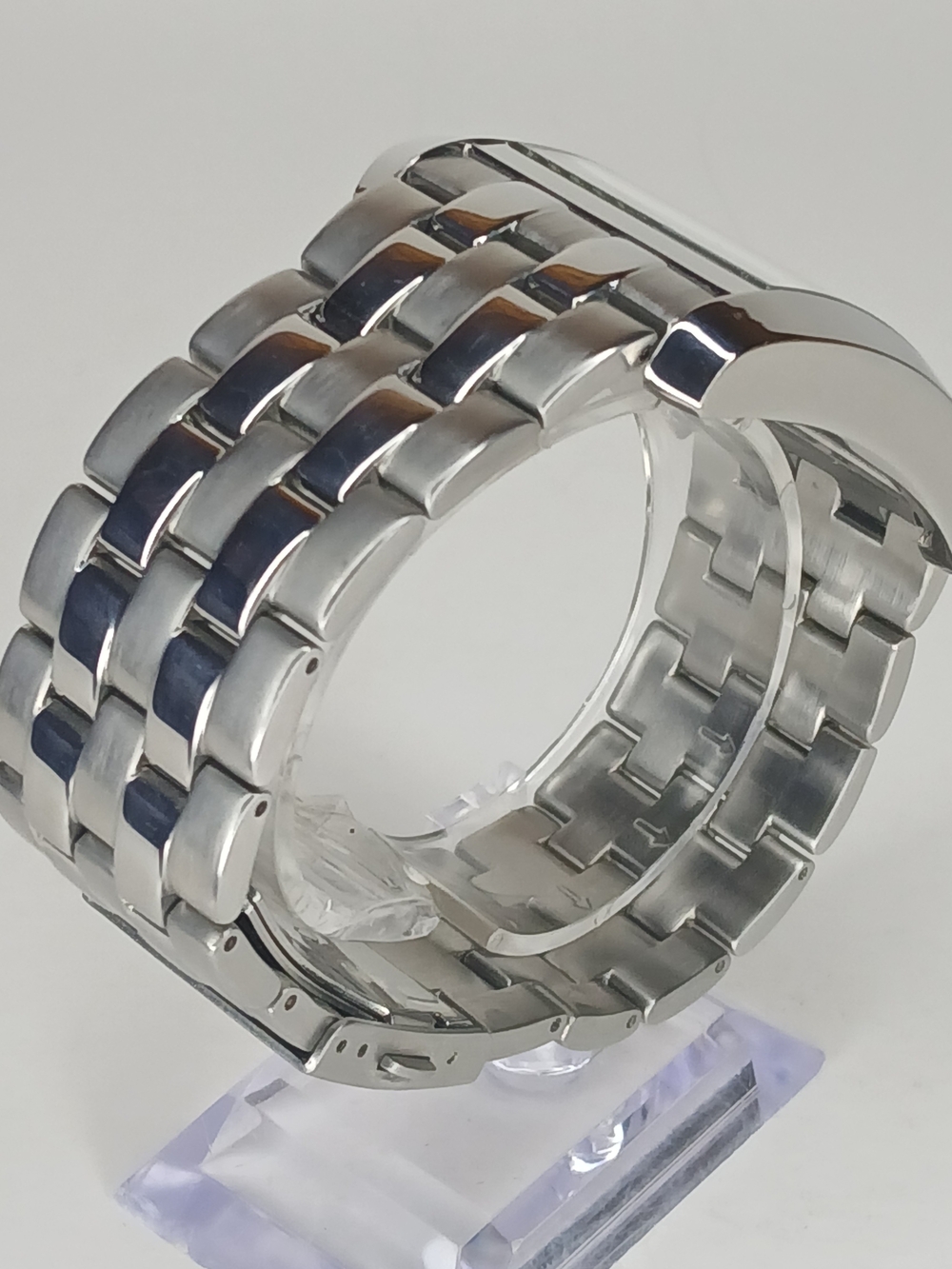 GUESS Silver Men's Rectangular Stainless Steel Watch - Picture 3 of 10